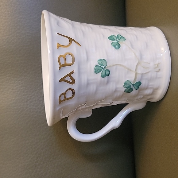 Belleek Baby Shamrock Cup - Picture 3 of 7